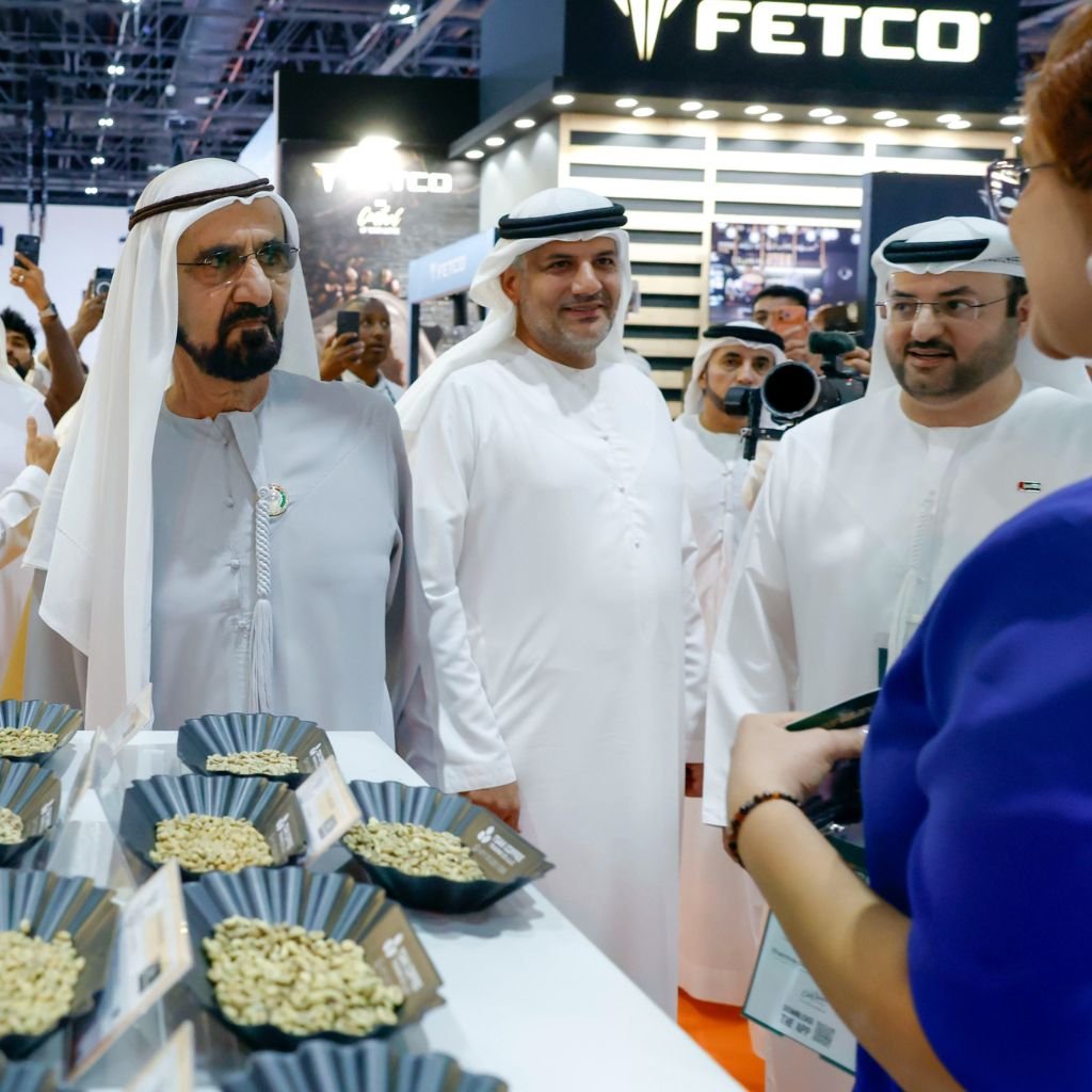 Mohammed bin Rashid, primer ministro y vicepresidente de los Emiratos Árabes Unidos, visita World of Coffee Dubai 2026.