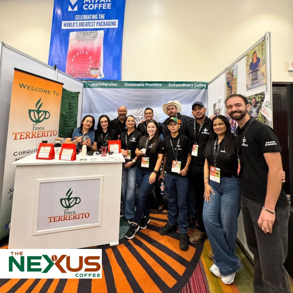 Equipo de Finca Terrerito de Honduras en el PRF de El Salvador.
