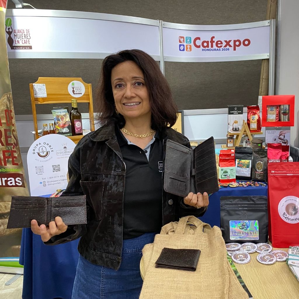 Lucía Santos, ingeniera química, fabrica biomateriales y múltiples coproductos a partir de la cereza del café.