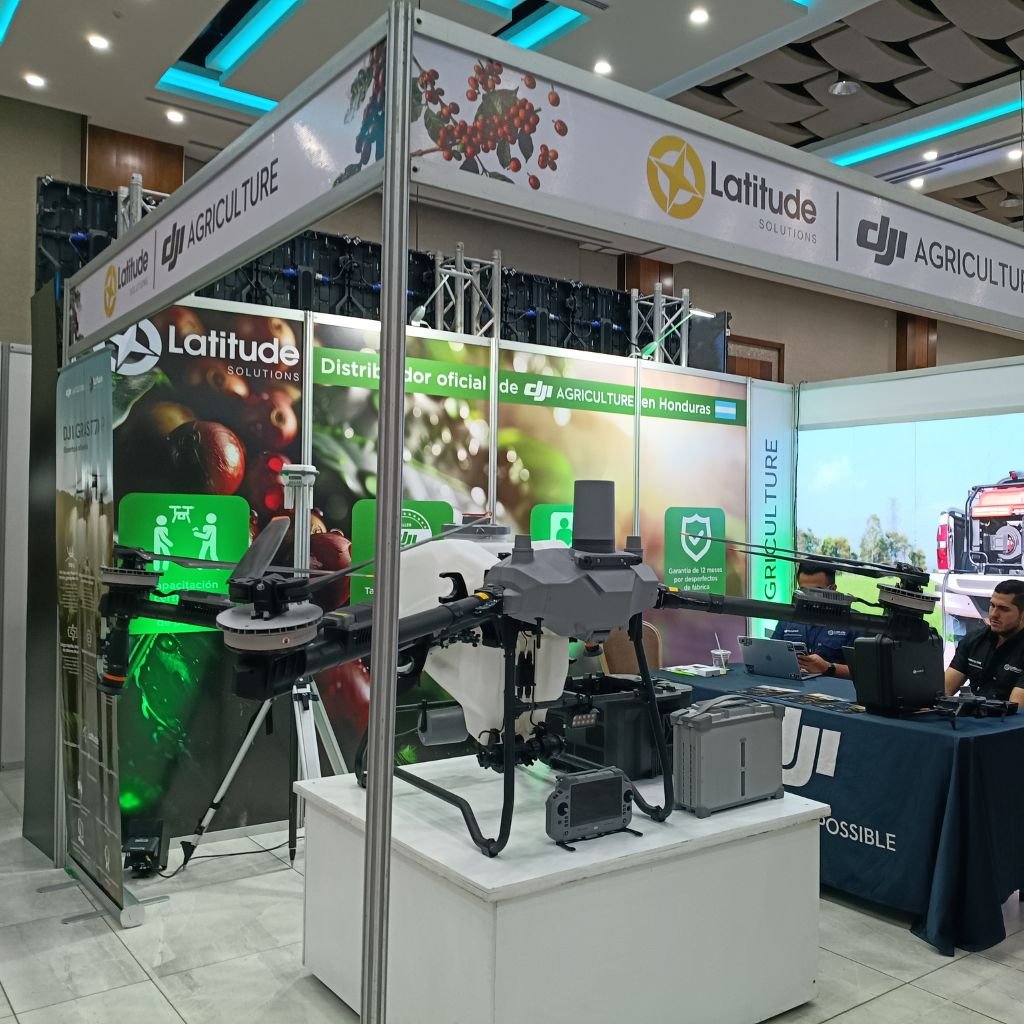 Dron de uso agrícola exhibido durante la Cafexpo 2026 en San Pedro Sula, Honduras, en marzo de 2026.