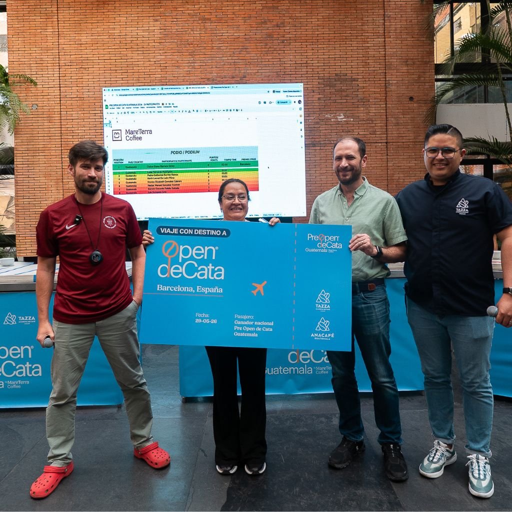 Dulce Elena Barrera Girón obtuvo el primer lugar en la competencia nacional y representará a Guatemala en el Open de Cata. (Foto: Anacafe).