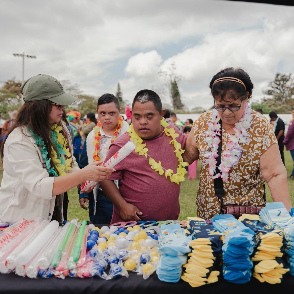 Momentos de alegría y inclusión en la fiesta del 21 de marzo de la Fundación 321 en La Paz, Honduras