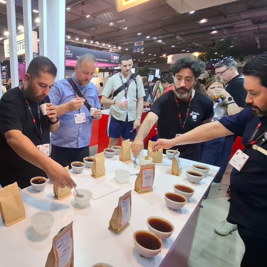Benjamín Paz, un destacado productor de Santa Bárbara, participó en la reunión y también en otras actividades desarrolladas en el World of Coffee Brussels 2026.