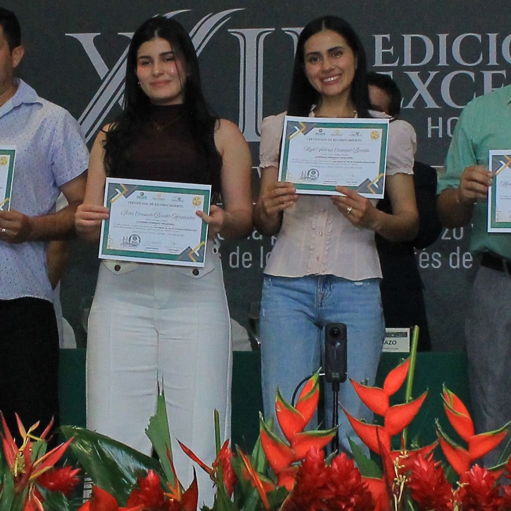 Irma Consuelo Bonilla Hernández (quinto lugar, 87.96 puntos) y Keyli Victoria Carvajal Bonilla (noveno lugar, 87.79 puntos), dos talentosas productoras de Lempira, que destacaron en Taza de Excelencia Honduras 2026.