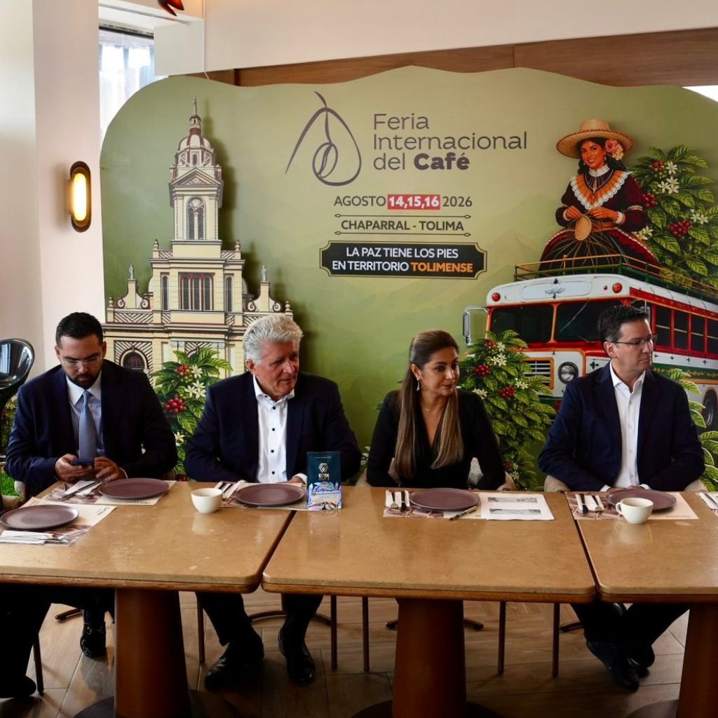 En el lanzamiento de la Feria Internacional del Café 2026 en Bogotá, participó el Representante Especial del Secretario General de la ONU en Colombia, Miroslav Jenča, la gobernadora del Tolima Adriana Magali Matiz, el gerente general de la Federación Nacional de Cafeteros, Germán Bahamón, y otras autoridades.