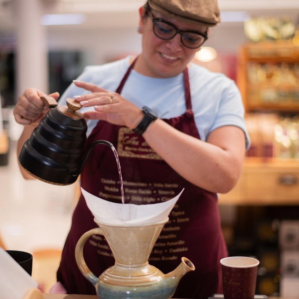 Costa Rica celebrará en octubre su Campeonato Nacional de Vandola: baristas competirán con el método cerámico que une tradición y café de especialidad.