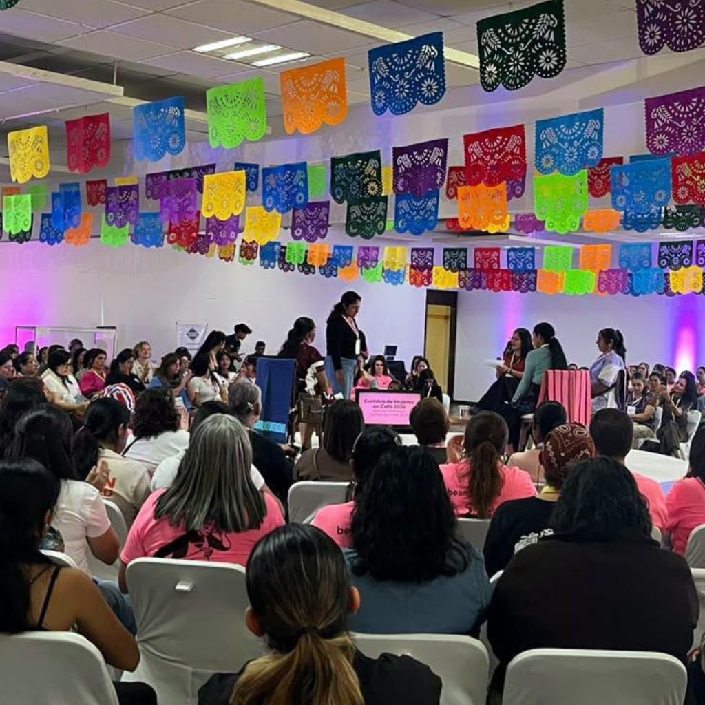 Mujeres de 26 países participaron en la Cumbre de Mujeres en Café celebrada entre el 15 y 17 de octubre de 2026 en San Cristóbal de las Casas, Chiapas, México.